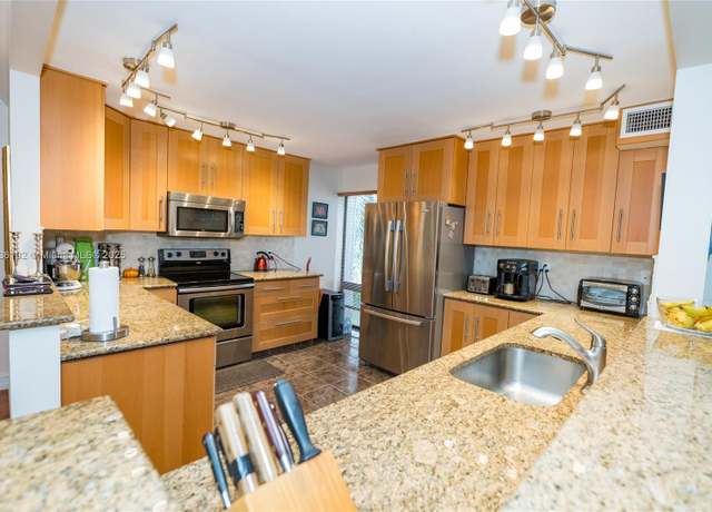 Property at 6619 Burning Wood Dr #274, Boca Raton, FL 33433, 3 beds, 2 baths