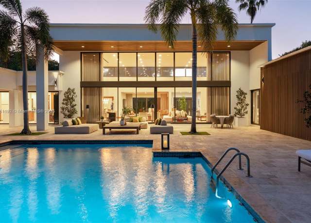 Property at 9701 SW 69th Ave, Pinecrest, FL 33156, 4 beds, 4.5 baths