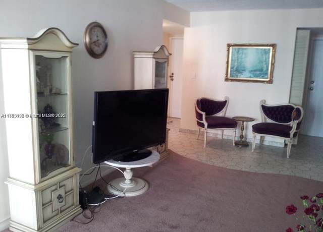 Property at 250 174th St #706, Sunny Isles Beach, FL 33160, 1 bed, 1.5 baths