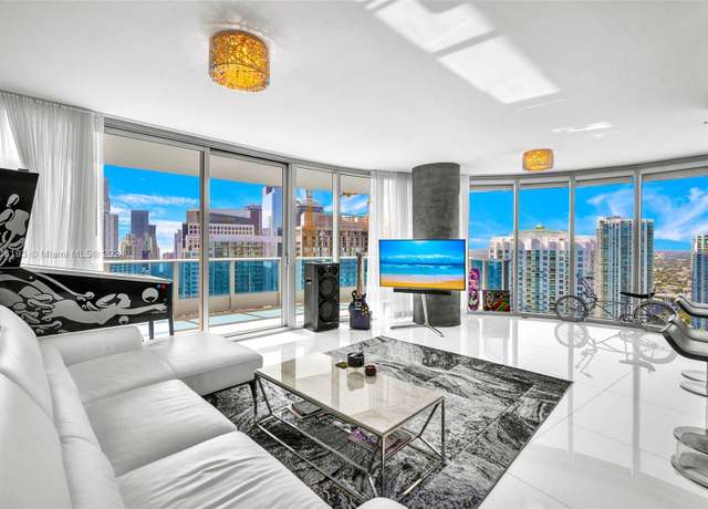 Property at 200 Biscayne Boulevard Way #4202, Miami, FL 33131, 2 beds, 2.5 baths