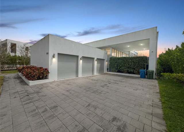 Property at 16582 S Botaniko Dr S, Weston, FL 33326, 4 beds, 5.5 baths