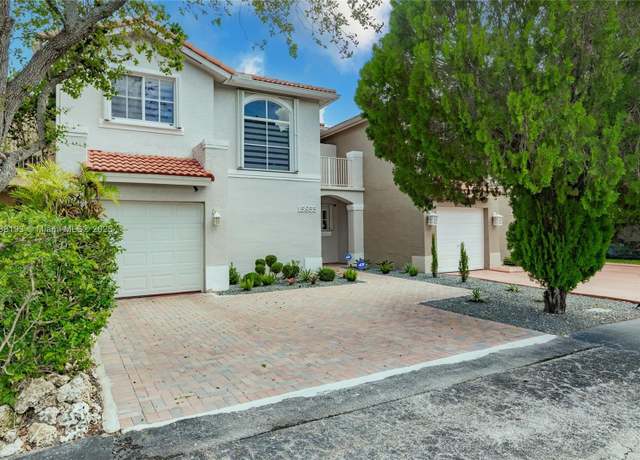 Property at 15855 SW 86th Ter, Miami, FL 33193, 3 beds, 2.5 baths