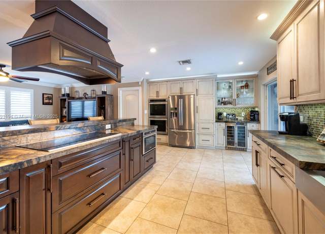 Property at 7912 SW 29th St, Davie, FL 33328, 3 beds, 2 baths