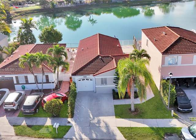 Property at 16955 SW 142nd Pl, Miami, FL 33177, 3 beds, 2 baths