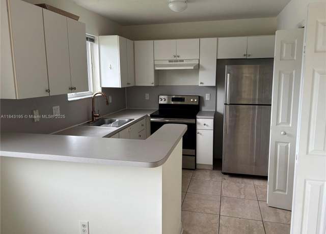 Property at 2621 SE 12th Rd #206, Homestead, FL 33035, 3 beds, 2 baths