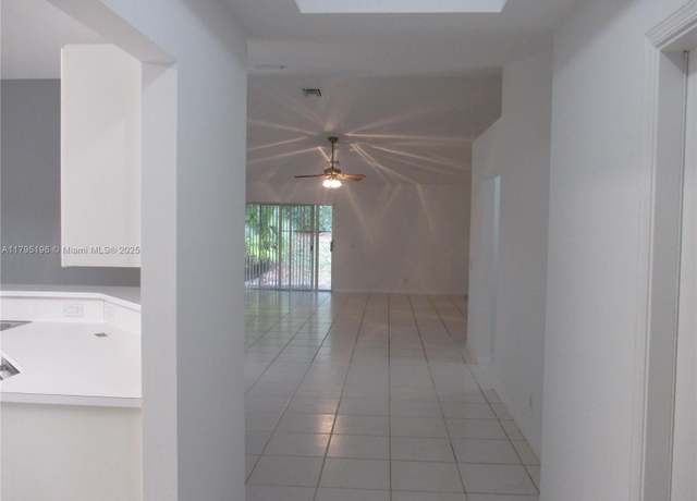 Property at 4112 Pine Ridge Ln, Weston, FL 33331, 3 beds, 2 baths