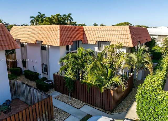 Property at 1251 S Federal Hwy #1140, Boca Raton, FL 33432, 2 beds, 2.5 baths
