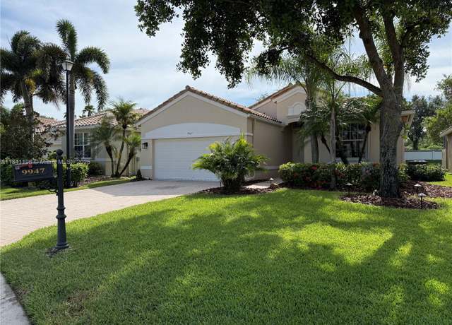Property at 9947 Torino Dr, Lake Worth, FL 33467, 3 beds, 2 baths