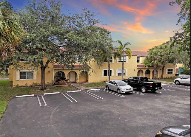 Property at 10710 La Placida Dr Unit 6-6, Coral Springs, FL 33065, 2 beds, 1.5 baths