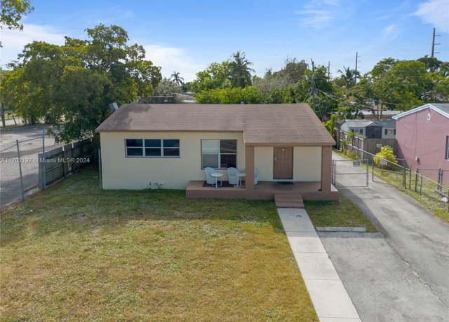 Property at 806 NW 18th St, Fort Lauderdale, FL 33311, 3 beds, 1 bath