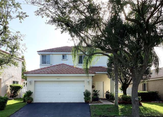Property at 1416 Mira Vista Cir, Weston, FL 33327, 3 beds, 2.5 baths