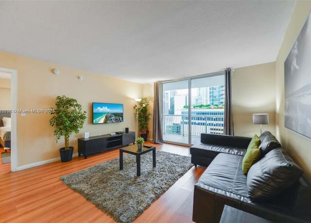 Property at 1200 Brickell Bay Dr #2120, Miami, FL 33131, 1 bed, 1 bath