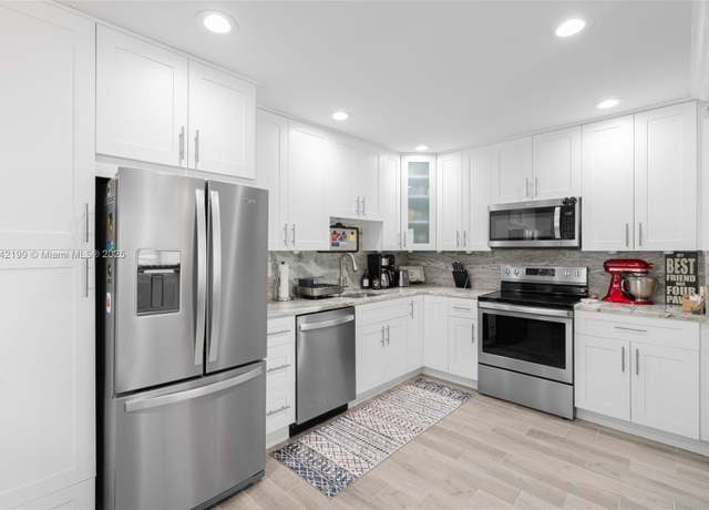 Property at 864 Normandy Unit R, Delray Beach, FL 33484, 1 bed, 1.5 baths