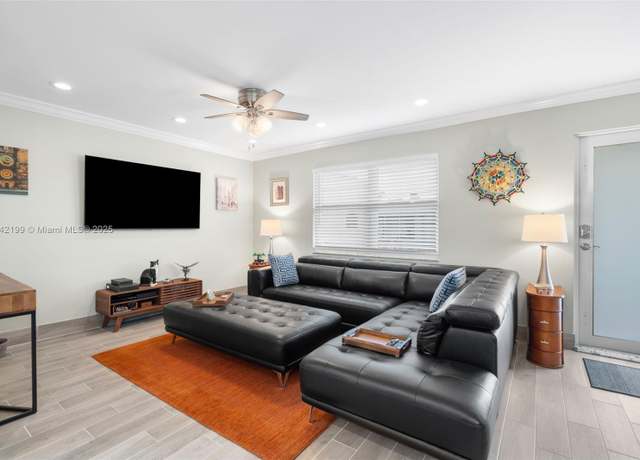 Property at 864 Normandy Unit R, Delray Beach, FL 33484, 1 bed, 1.5 baths