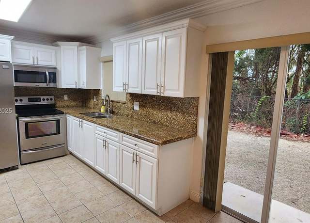 Property at 1250 SE 31st Ct Unit 101-33, Homestead, FL 33035, 3 beds, 2 baths