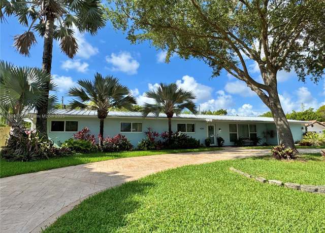 Property at 8230 SW 150th Dr, Palmetto Bay, FL 33158, 6 beds, 4 baths
