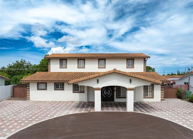 Property at 2705 SW 108th Ct, Miami, FL 33165, 5 beds, 5 baths