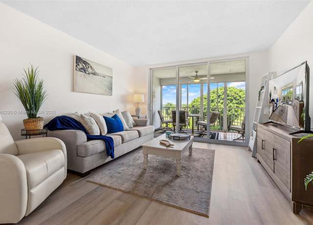 Property at 2601 S Course Dr #404, Pompano Beach, FL 33069, 1 bed, 1.5 baths