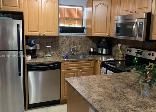 Property at 8290 Lake Dr #502, Doral, FL 33166, 1 bed, 1 bath