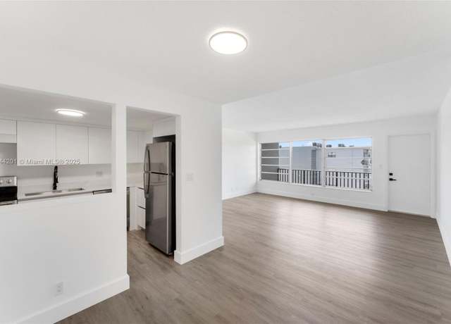 Property at 1400 NE 169th St #303, Miami, FL 33162, 2 beds, 2 baths
