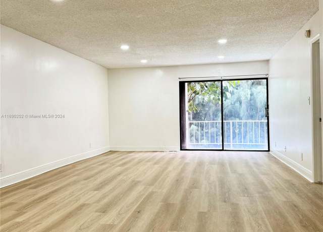 Property at 430 Commodore Dr #206, Plantation, FL 33325, 2 beds, 2 baths