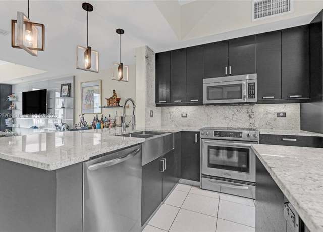 Property at 2138 Van Buren St #605, Hollywood, FL 33020, 4 beds, 3.5 baths