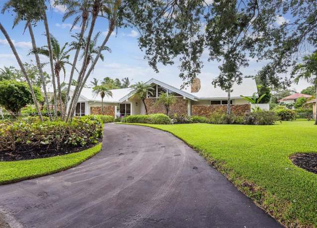 Property at 13025 SW 108th Ave, Miami, FL 33176, 5 beds, 3.5 baths