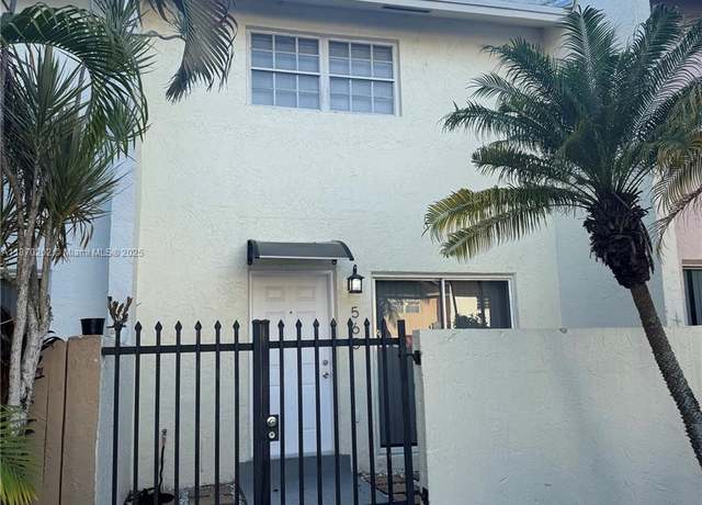 Property at 565 NE 12th Ave #565, Homestead, FL 33030, 2 beds, 1.5 baths