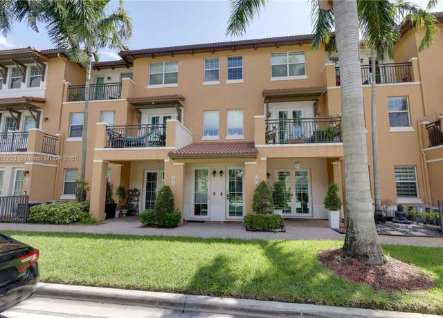 Property at 1017 SW 147th Ave #5106, Pembroke Pines, FL 33027, 2 beds, 2.5 baths