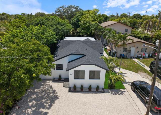 Property at 1212 N 22nd Ave, Hollywood, FL 33020, 7 beds, 4 baths