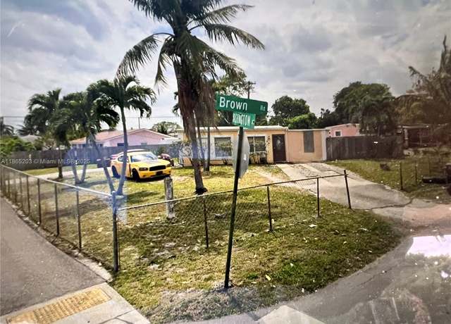 Property at 590 Brown Rd, Lake Worth, FL 33462, 3 beds, 2 baths