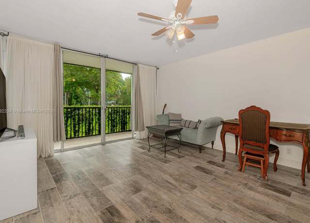Property at 3401 N Country Club Dr #117, Aventura, FL 33180, 1 bed, 1.5 baths