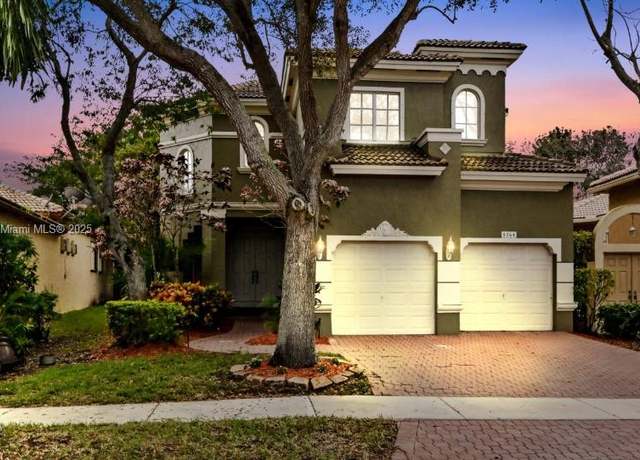 Property at 5764 NW 125th Ter, Coral Springs, FL 33076, 4 beds, 2.5 baths