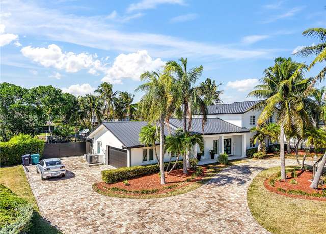 Property at 7501 SW 174th St, Palmetto Bay, FL 33157, 6 beds, 3 baths