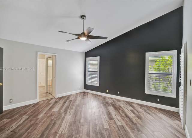 Property at 1589 Eastlake Way, Weston, FL 33326, 4 beds, 2.5 baths