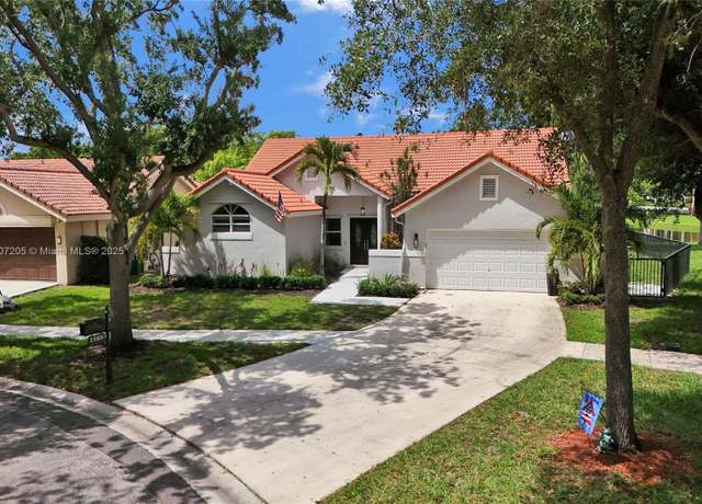 Property at 1589 Eastlake Way, Weston, FL 33326, 4 beds, 2.5 baths