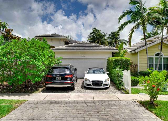 Property at 3457 NE 2nd St, Homestead, FL 33033, 3 beds, 2 baths