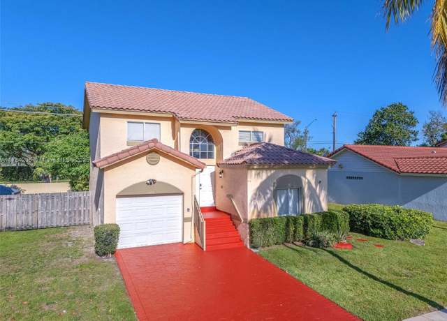 Property at 1300 SW 88th Way, Pembroke Pines, FL 33025, 3 beds, 3 baths
