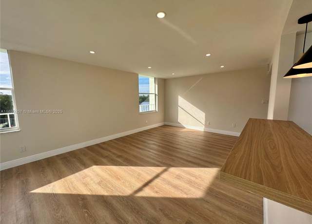 Property at 16546 NE 26th Ave Unit 3G, North Miami Beach, FL 33160, 2 beds, 2 baths