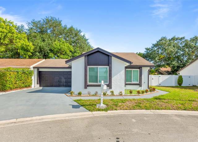 Property at 9931 Pinellas Park Rd, Boca Raton, FL 33428, 2 beds, 2 baths