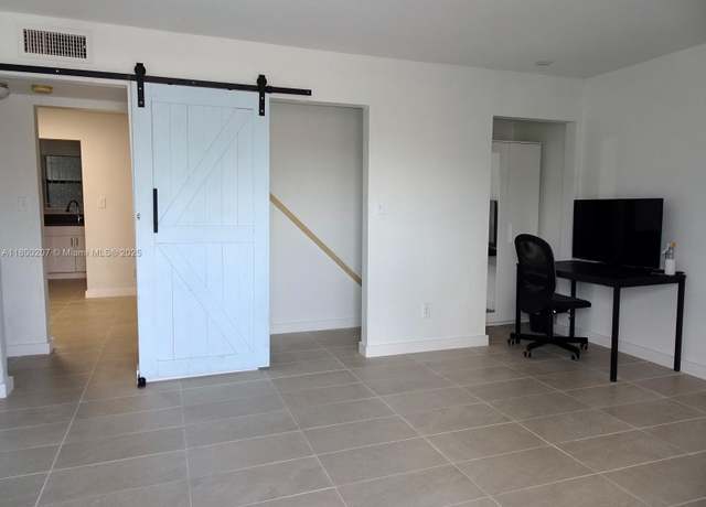 Property at 13500 NE 3rd Ct #217, North Miami, FL 33161, 1 bed, 1.5 baths