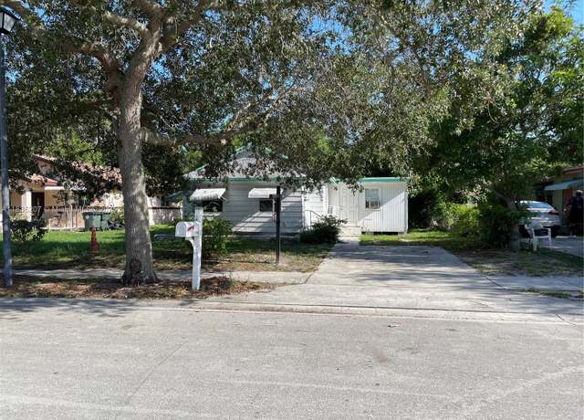 Property at 156 S Pearl St, Boca Raton, FL 33432, 3 beds, 1 bath