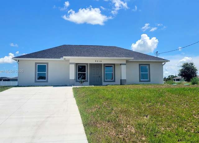 Property at 9019 E Crow Cir, La Belle, FL 33935, 3 beds, 2 baths