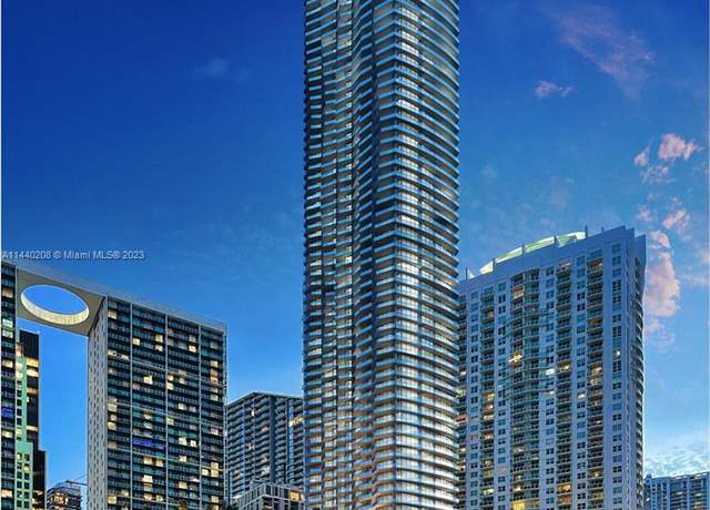 Property at 99 SE 5 St #4803, Miami, FL 33131, 2 beds, 2.5 baths