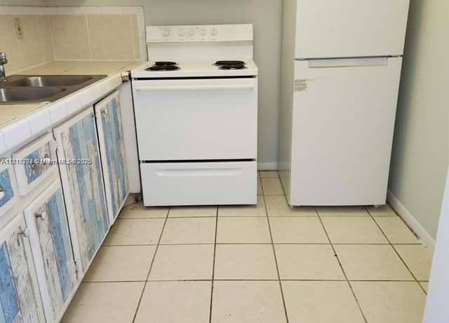 Property at 119 E Salisbury Unit E, West Palm Beach, FL 33417, 1 bed, 1 bath