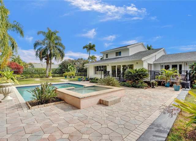 Property at 8221 SW 185th Ter, Cutler Bay, FL 33157, 6 beds, 3 baths
