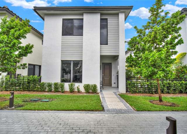 Property at 4419 NW 80th Ct, Doral, FL 33166, 3 beds, 2.5 baths