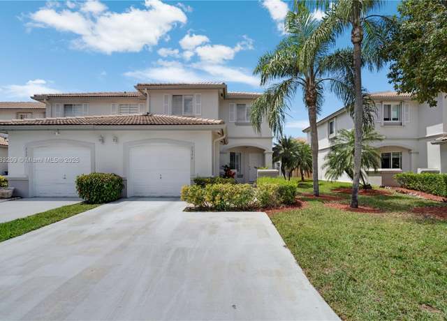 Property at 7346 SW 162nd Pl, Miami, FL 33193, 3 beds, 2.5 baths