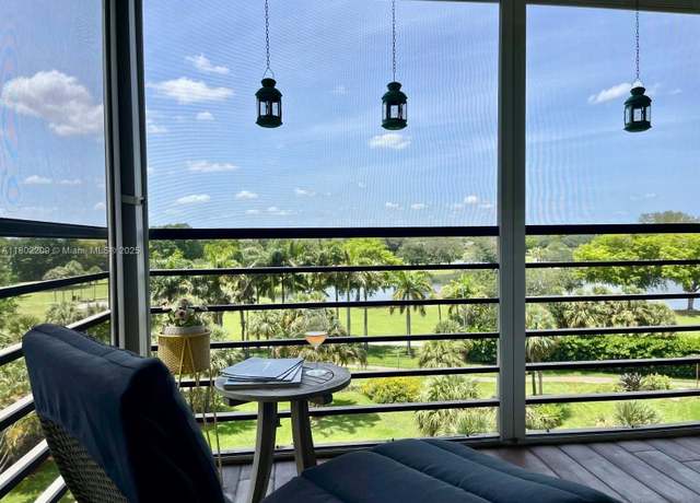 Property at 900 Saint Charles Pl #621, Pembroke Pines, FL 33026, 2 beds, 2 baths
