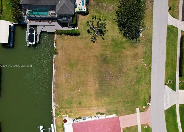 Property at 903 Juniper Ct, Marco Island, FL 34145